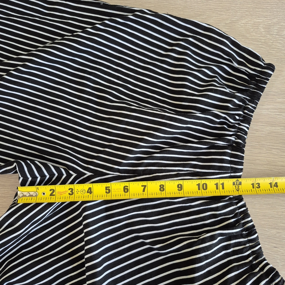 No Boundaries Black and White Pinstripe Wide-Leg Pants - Picture 10 of 12